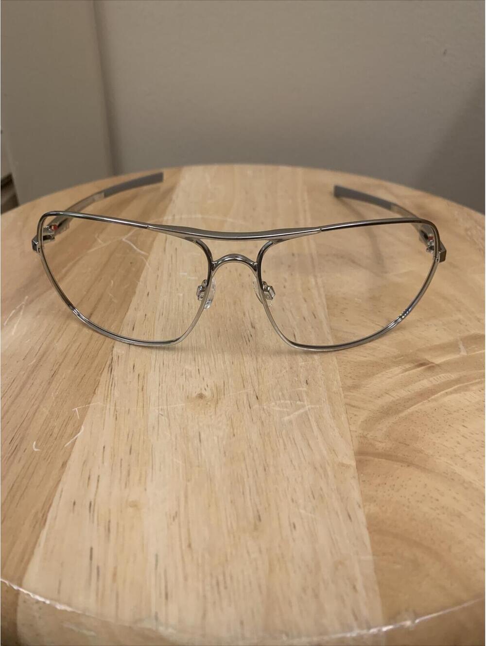 oakley plantiff squared polished chrome ducati frame